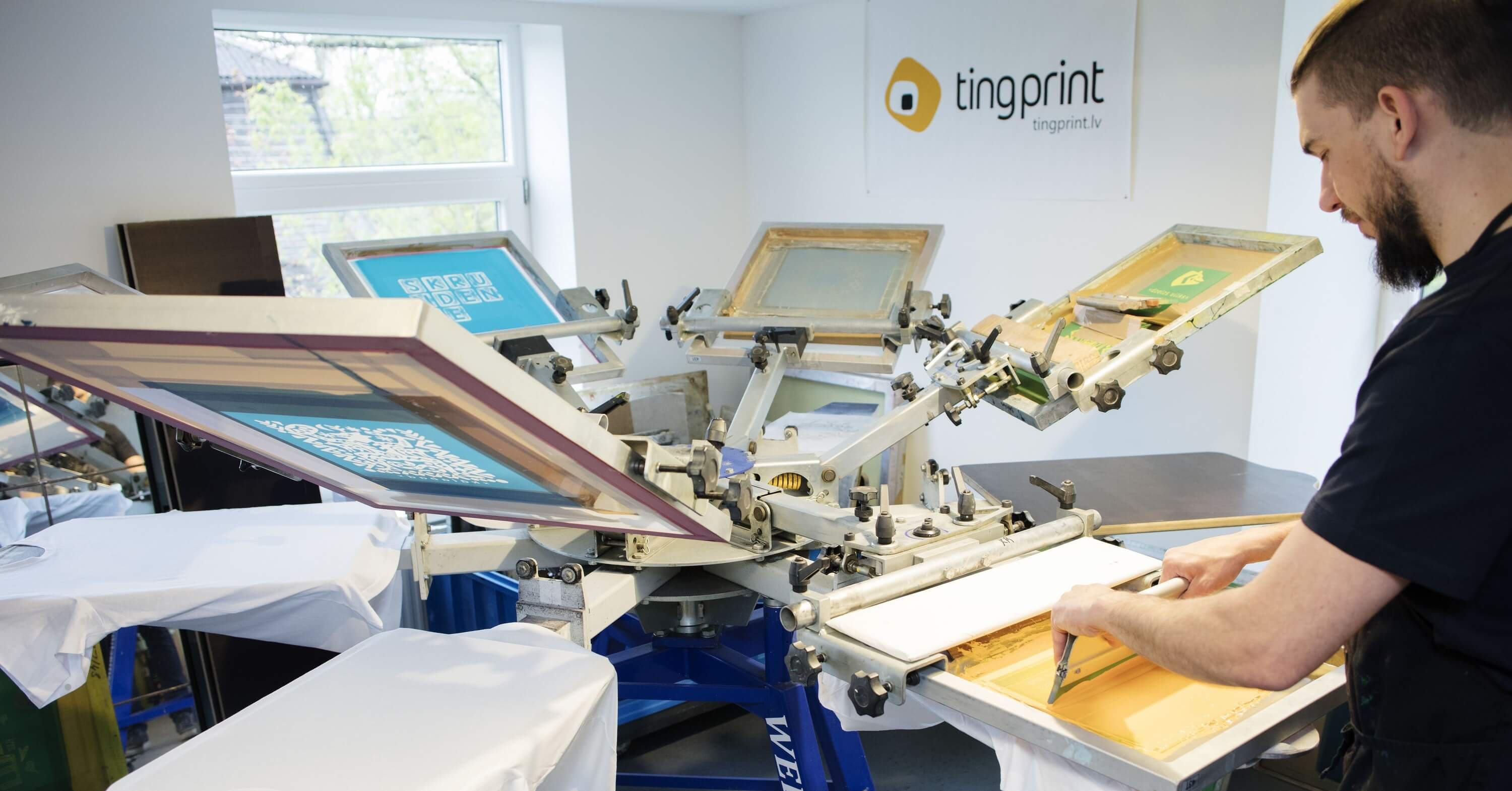 Apdrukājam apģērbu sietpiedes tehnikā – TingPrint